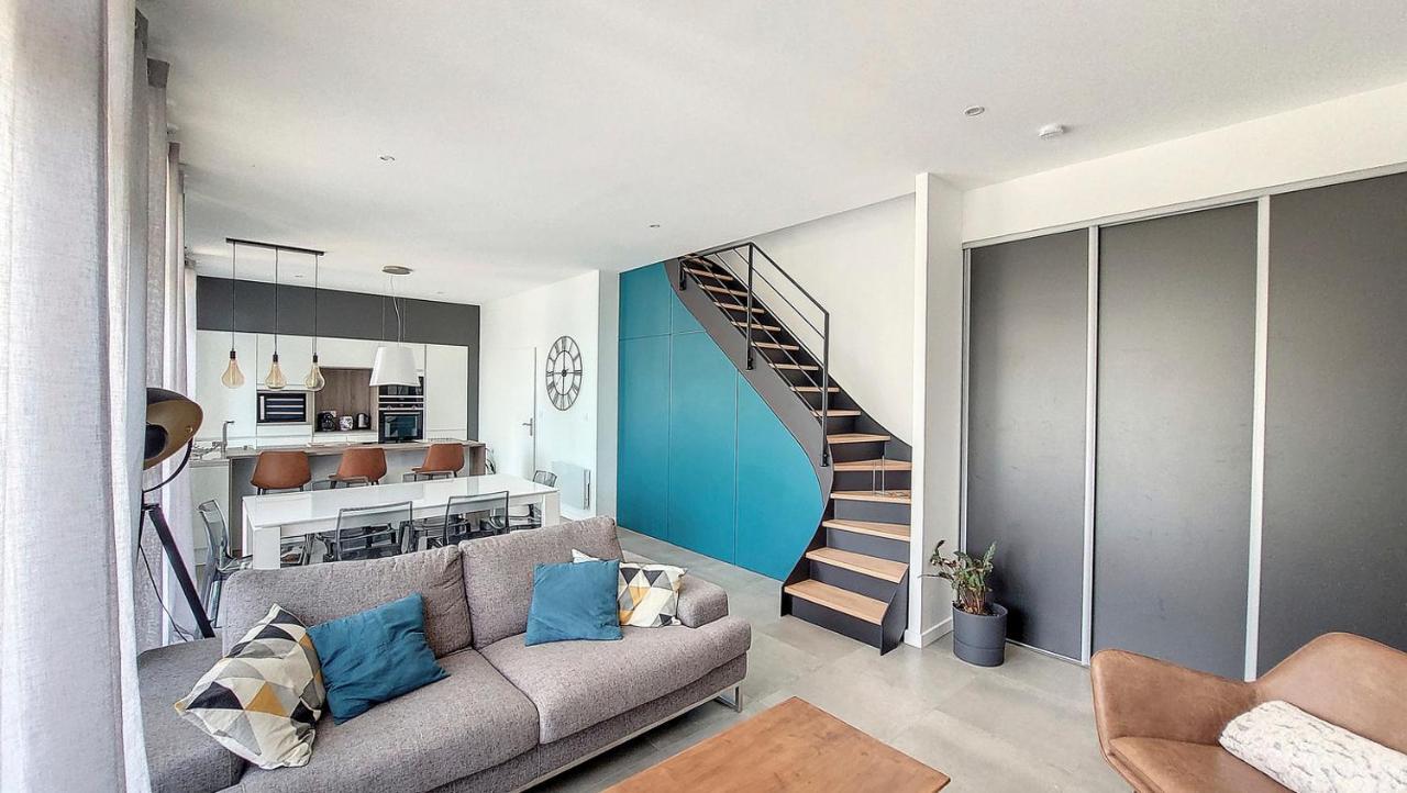 Ferienwohnung Duplex En Rez De Jardin Neuville-sur-Saône Exterior foto